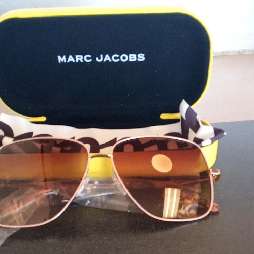 Marc Jacobs Sunglasses with Case - Gold and Brown